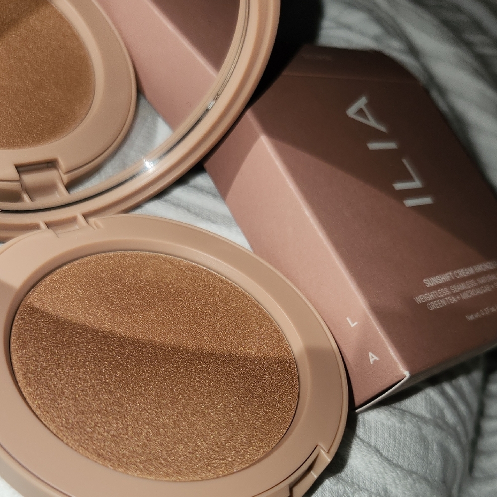 ILIA Sunshift Cream Bronzer In Eclipse